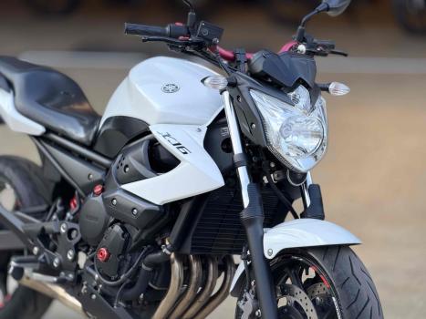 YAMAHA XJ6 600 N, Foto 3