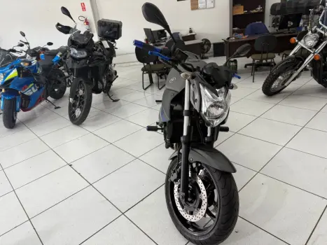 YAMAHA XJ6 600 N, Foto 4