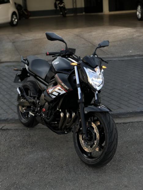 YAMAHA XJ6 600 N, Foto 1