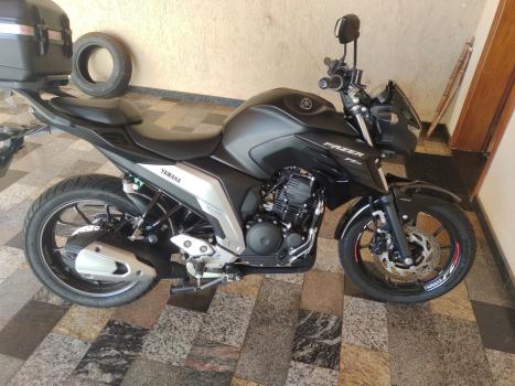 YAMAHA YS Fazer 250 , Foto 3