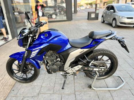 YAMAHA YS Fazer 250 LIMITED EDITION, Foto 6