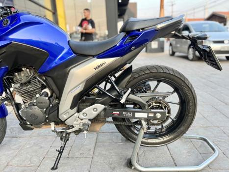 YAMAHA YS Fazer 250 LIMITED EDITION, Foto 10