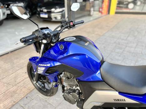 YAMAHA YS Fazer 250 LIMITED EDITION, Foto 11