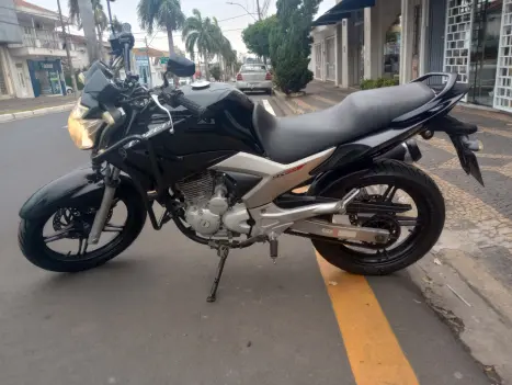 YAMAHA YS Fazer 250 , Foto 3