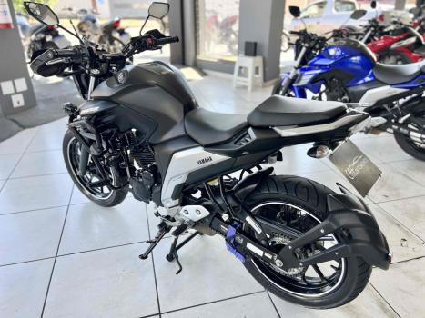 YAMAHA YS Fazer 250 LIMITED EDITION, Foto 5