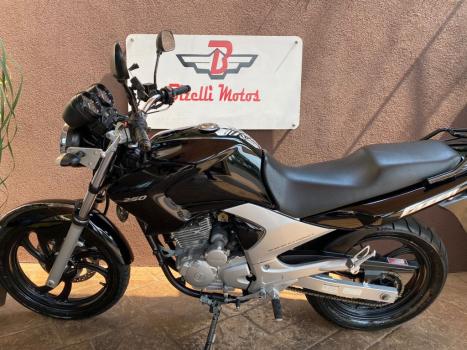 YAMAHA YS Fazer 250 , Foto 2