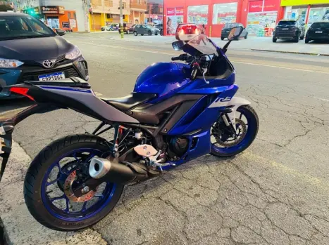 YAMAHA YZF R3 320 ABS, Foto 4