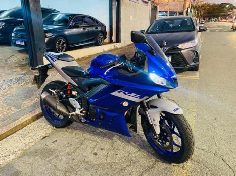 YAMAHA YZF R3 320 ABS, Foto 3