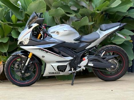 YAMAHA YZF R3 320 ABS, Foto 5