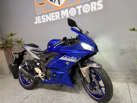 YAMAHA YZF R3 320 ABS, Foto 2