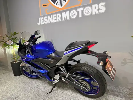 YAMAHA YZF R3 320 ABS, Foto 9