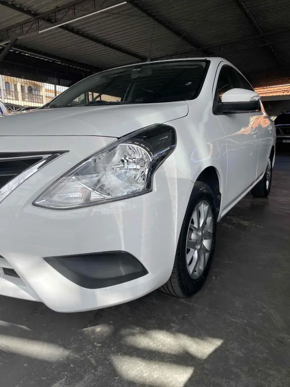 NISSAN - Versa Sedan 1.6 16V 4P SV FLEX XTRONIC AUTOMÁTICO CVT