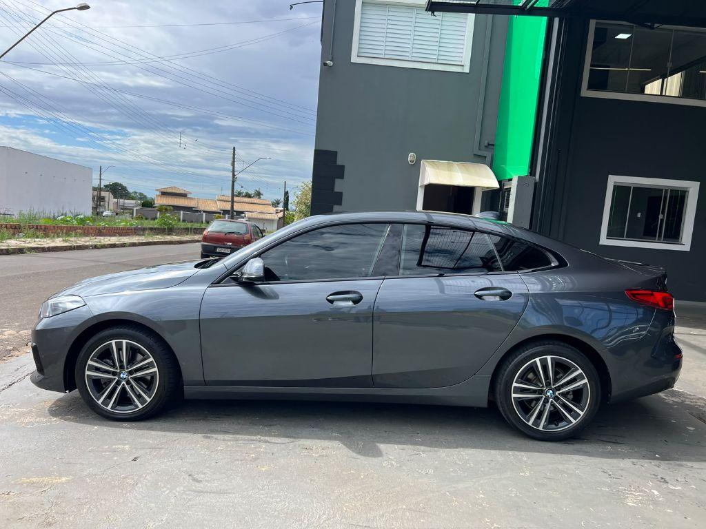 BMW 218I - Foto