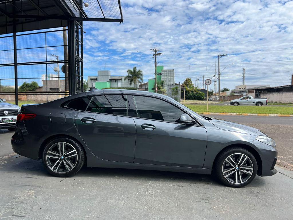 BMW 218I - Foto