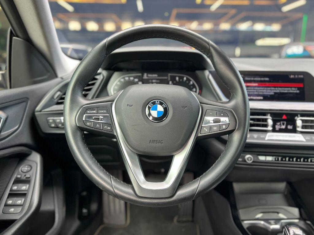 BMW 218I - Foto