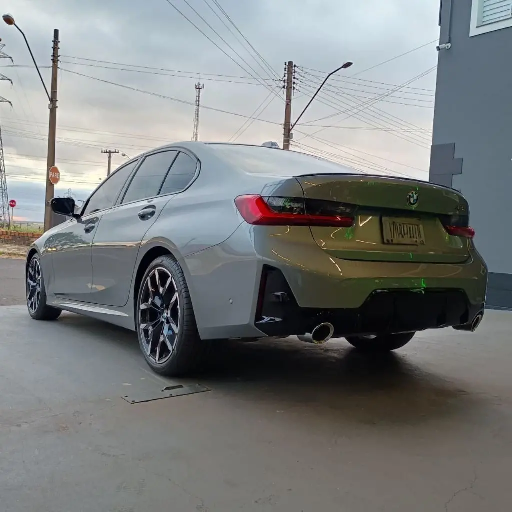 BMW 320I - Foto