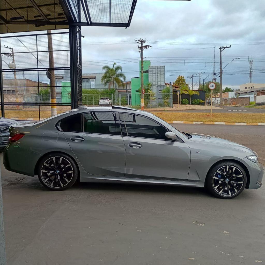 BMW 320I - Foto