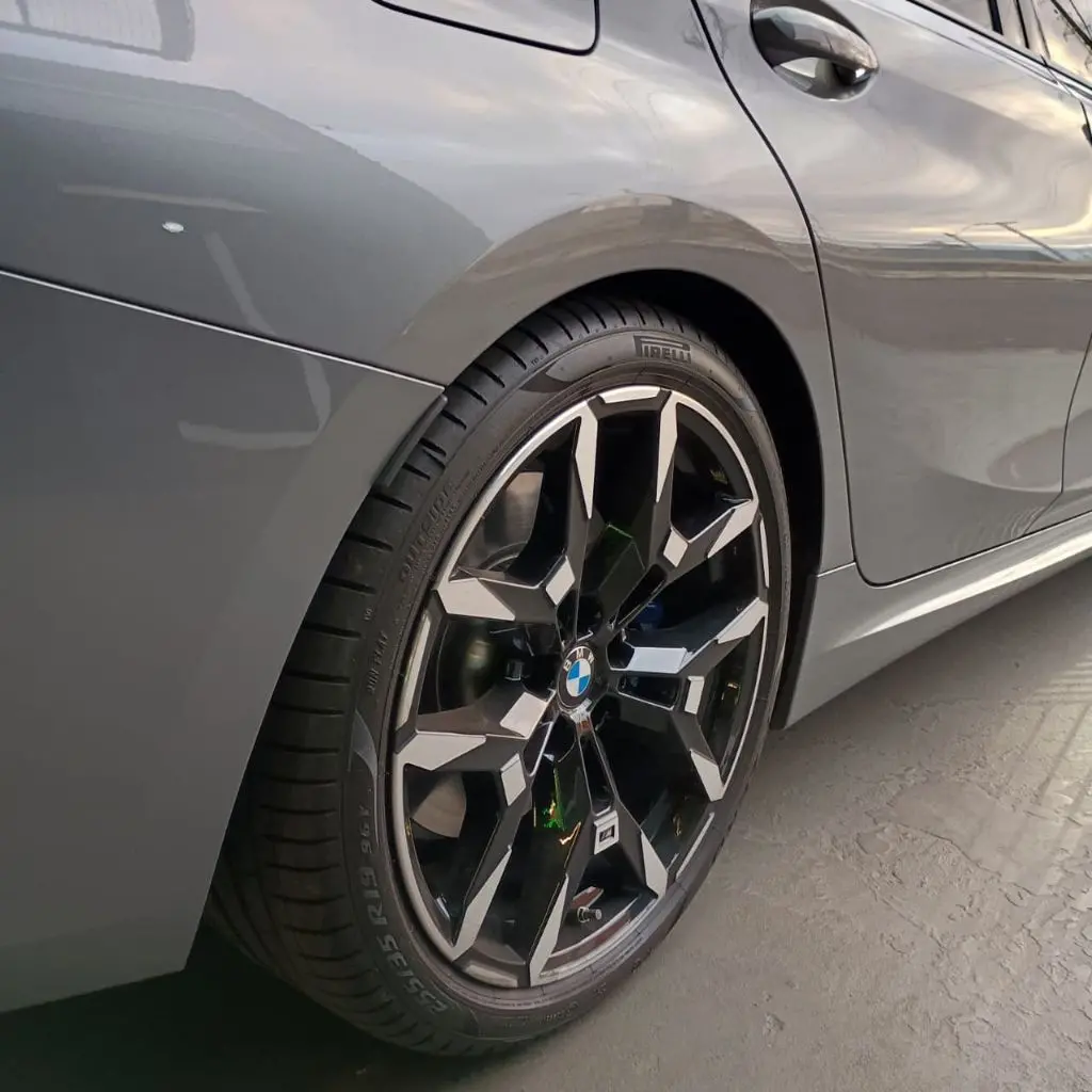 BMW 320I - Foto