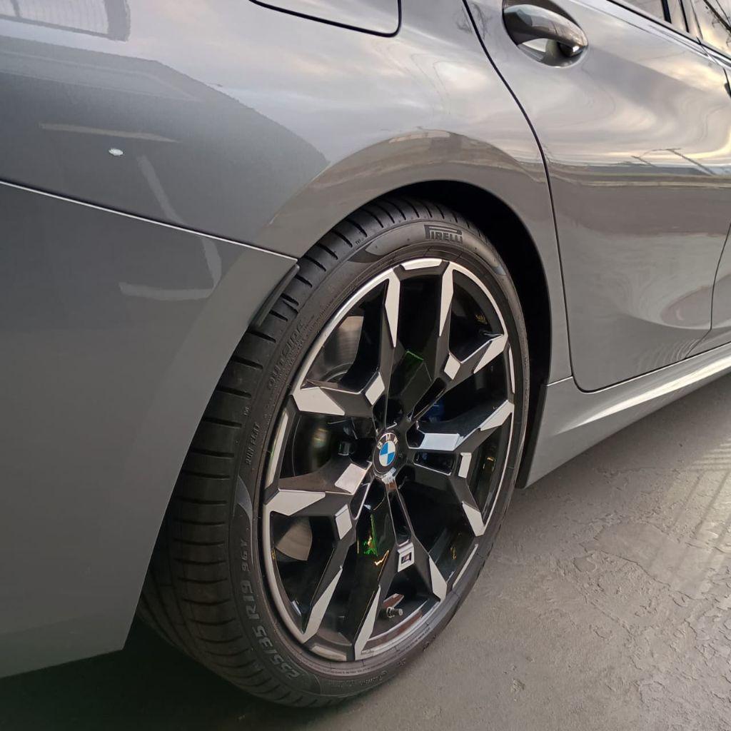 BMW 320I - Foto