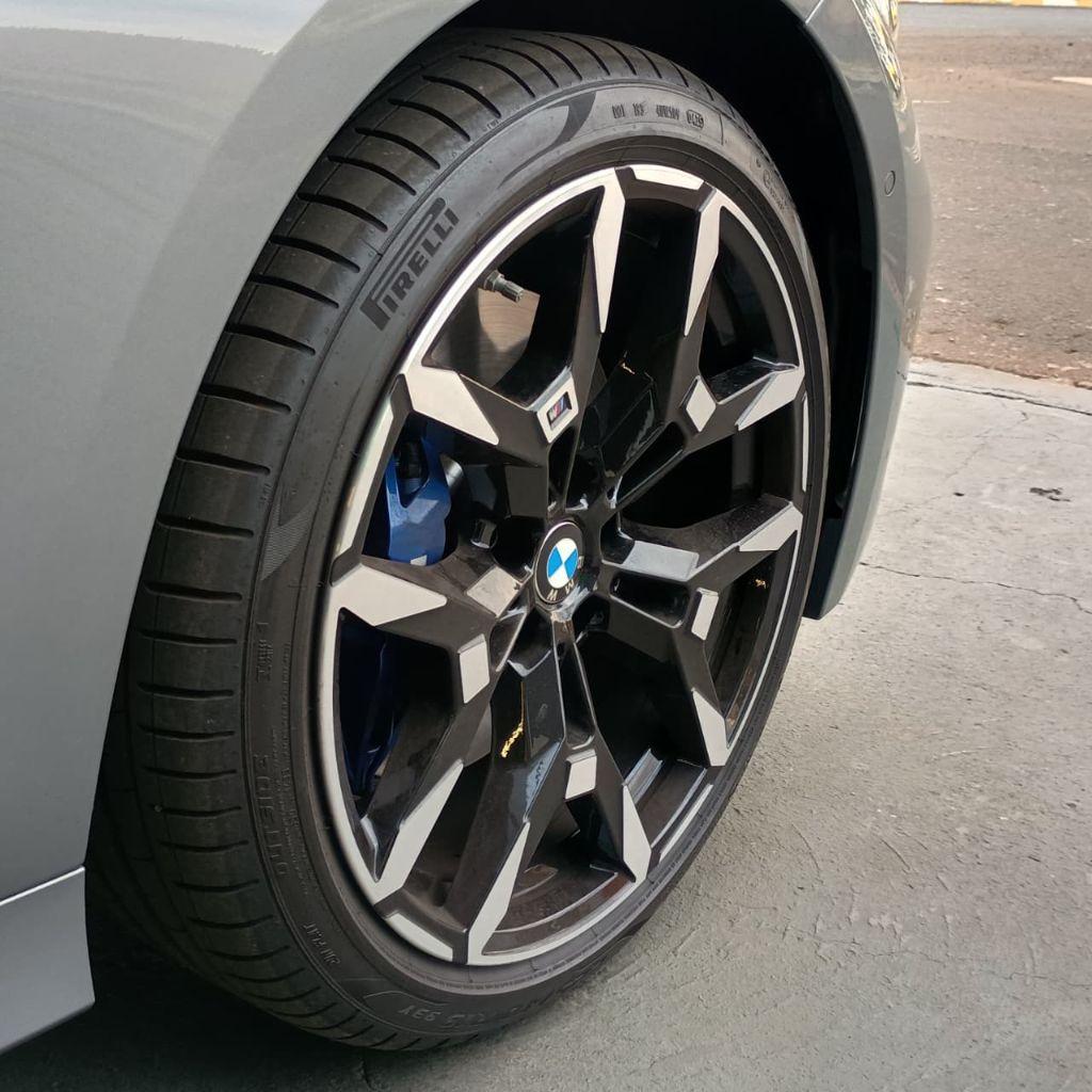 BMW 320I - Foto