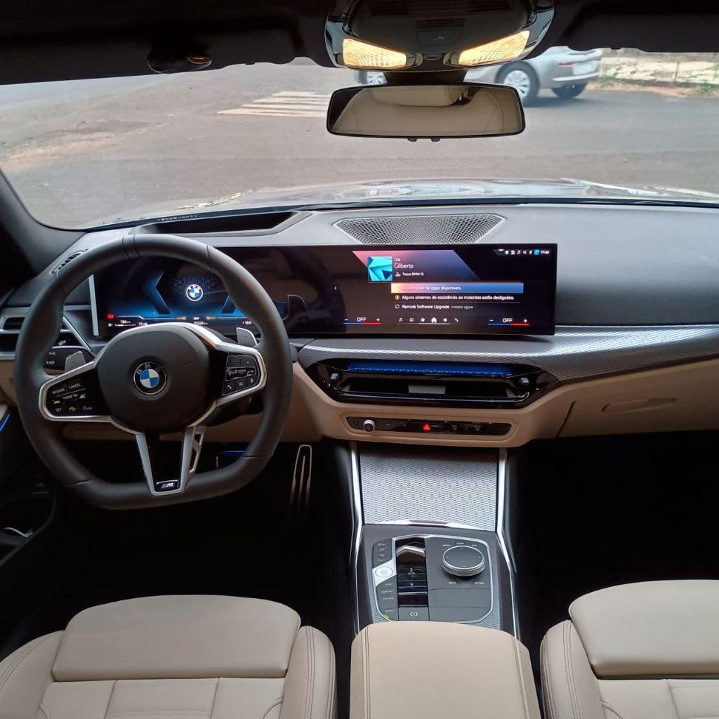 BMW 320I - Foto