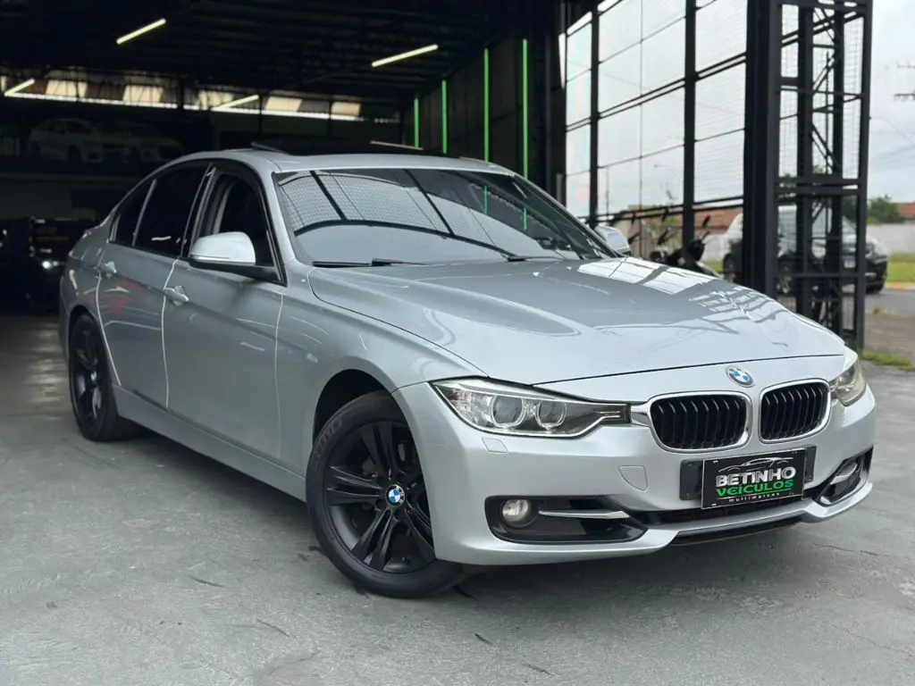 BMW 320I - Foto