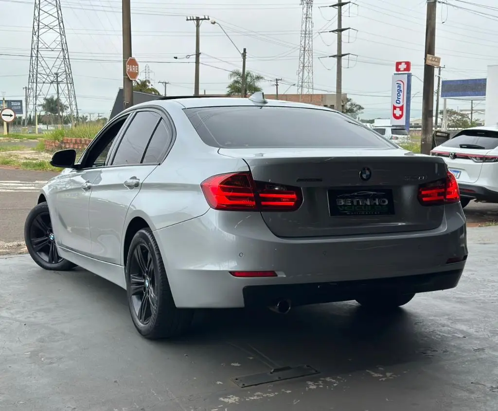 BMW 320I - Foto