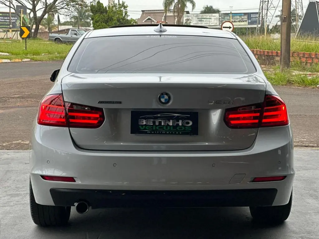BMW 320I - Foto