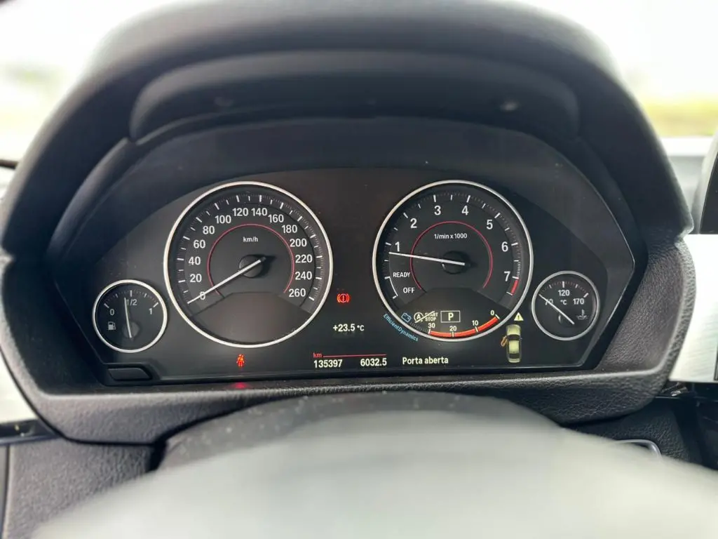 BMW 320I - Foto