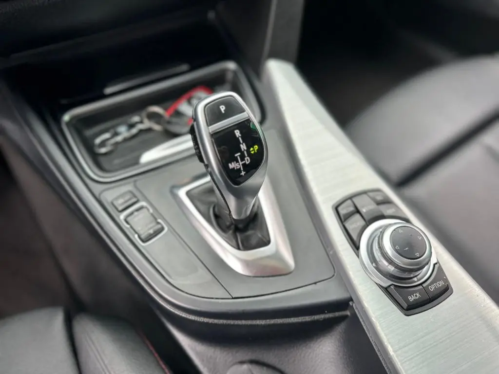 BMW 320I - Foto