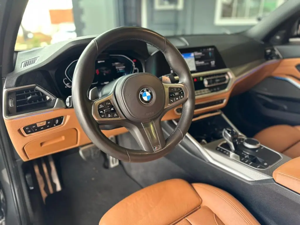 BMW 330E - Foto