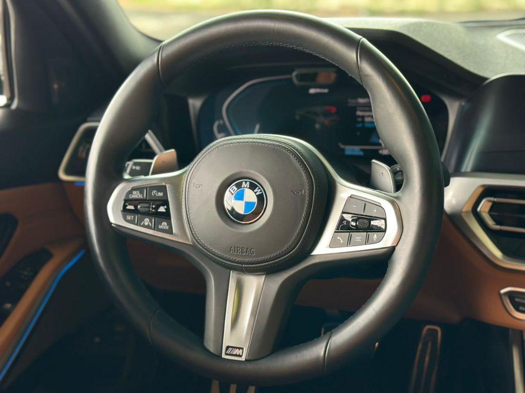 BMW 330E - Foto
