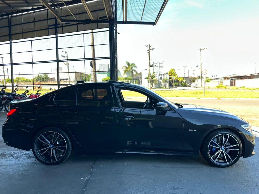BMW 330E - Foto