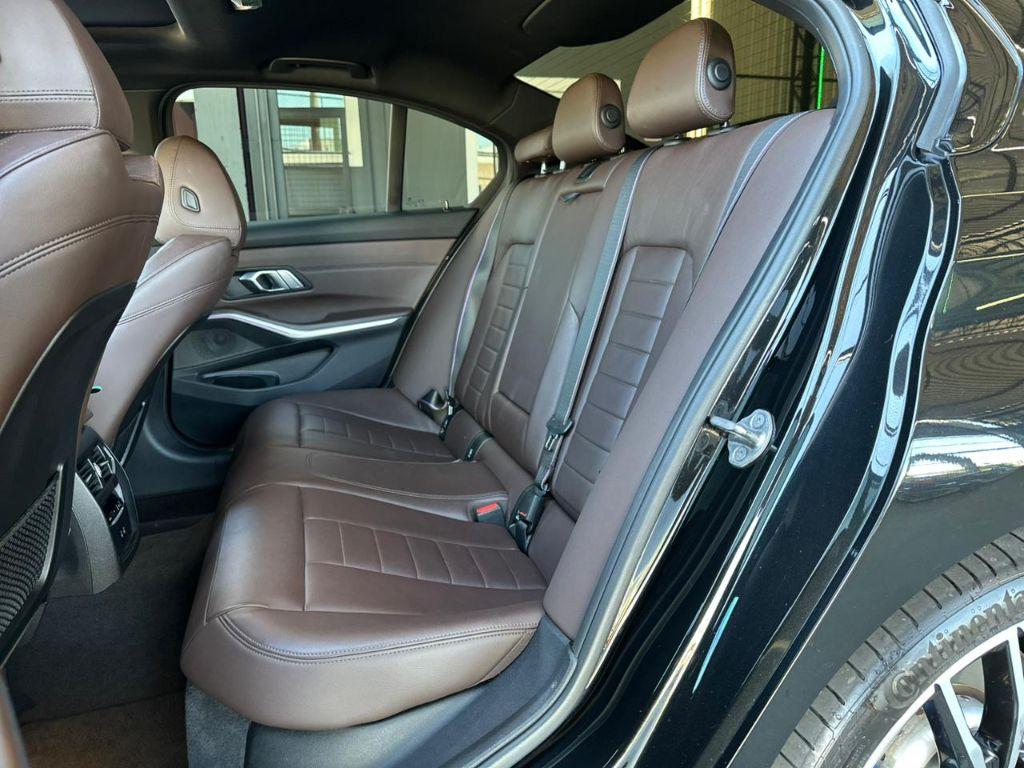 BMW 330E - Foto