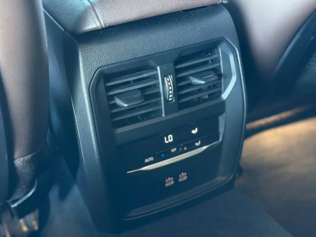 BMW 330E - Foto