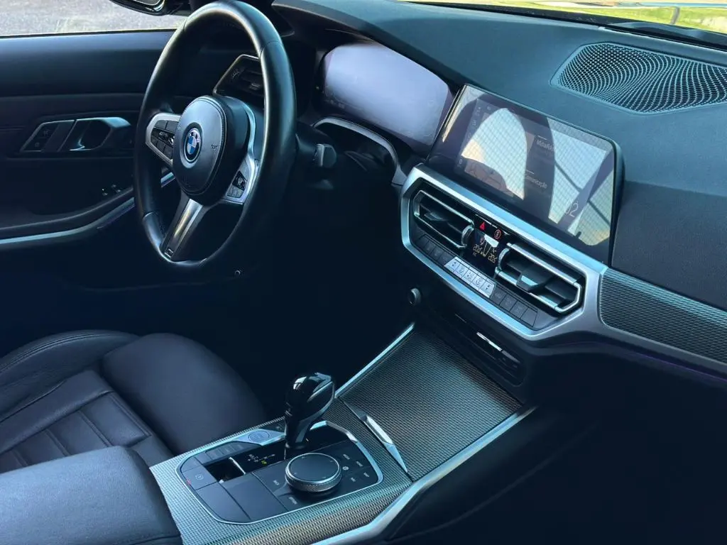 BMW 330E - Foto
