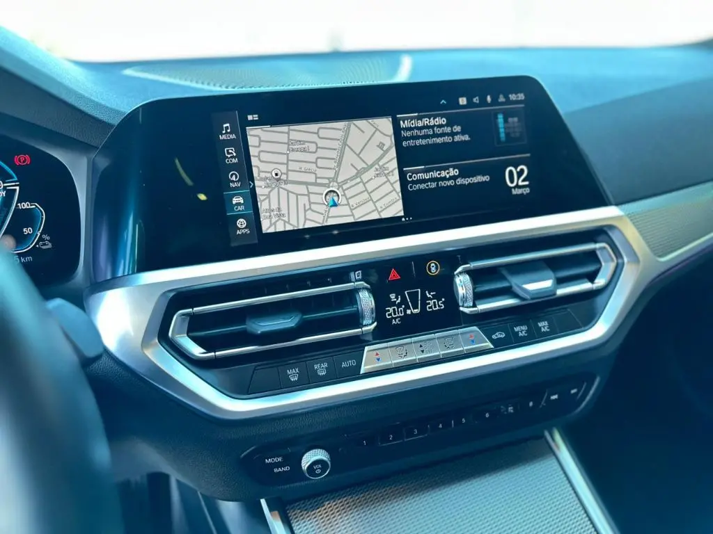 BMW 330E - Foto
