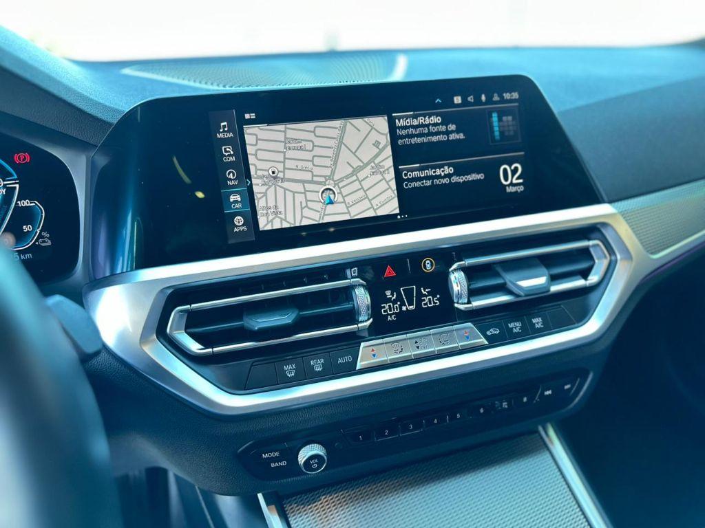 BMW 330E - Foto