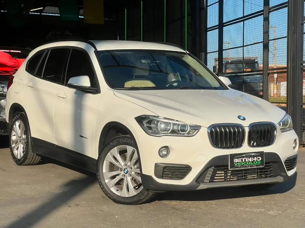 BMW X1 - Foto