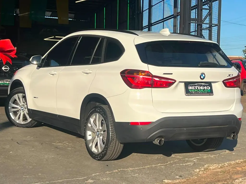 BMW X1 - Foto