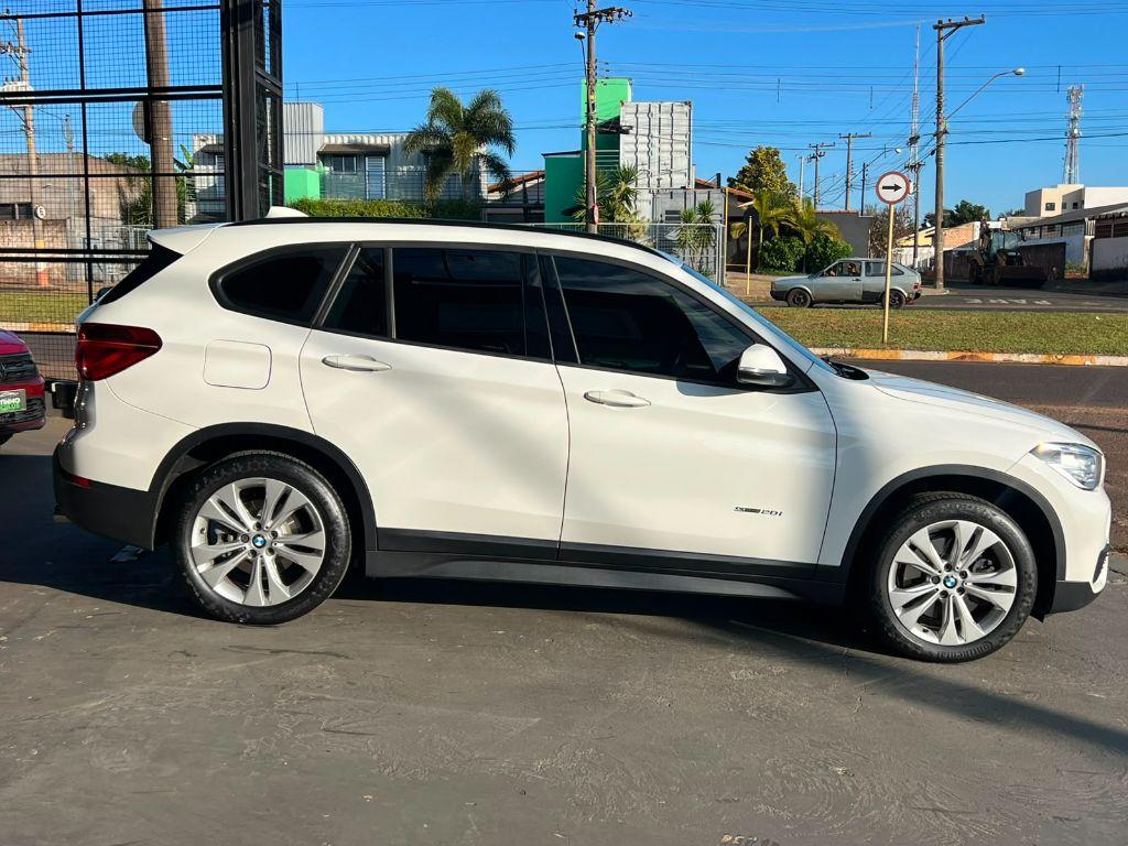 BMW X1 - Foto