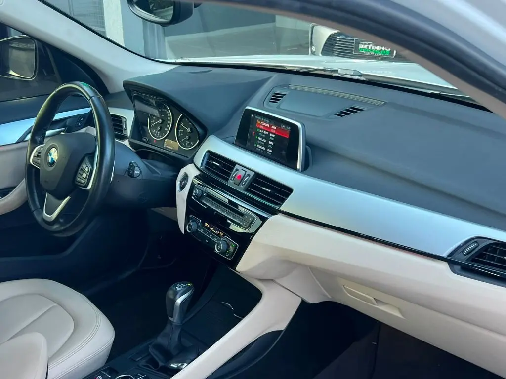 BMW X1 - Foto
