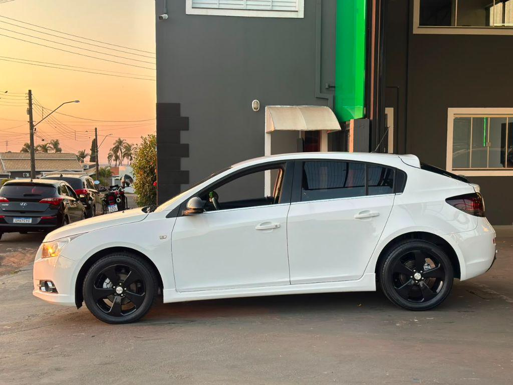 CHEVROLET Cruze Hatch - Foto