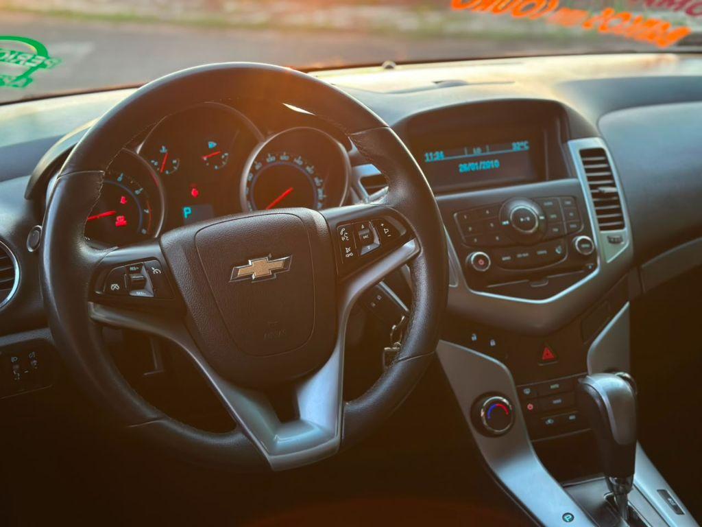CHEVROLET Cruze Hatch - Foto