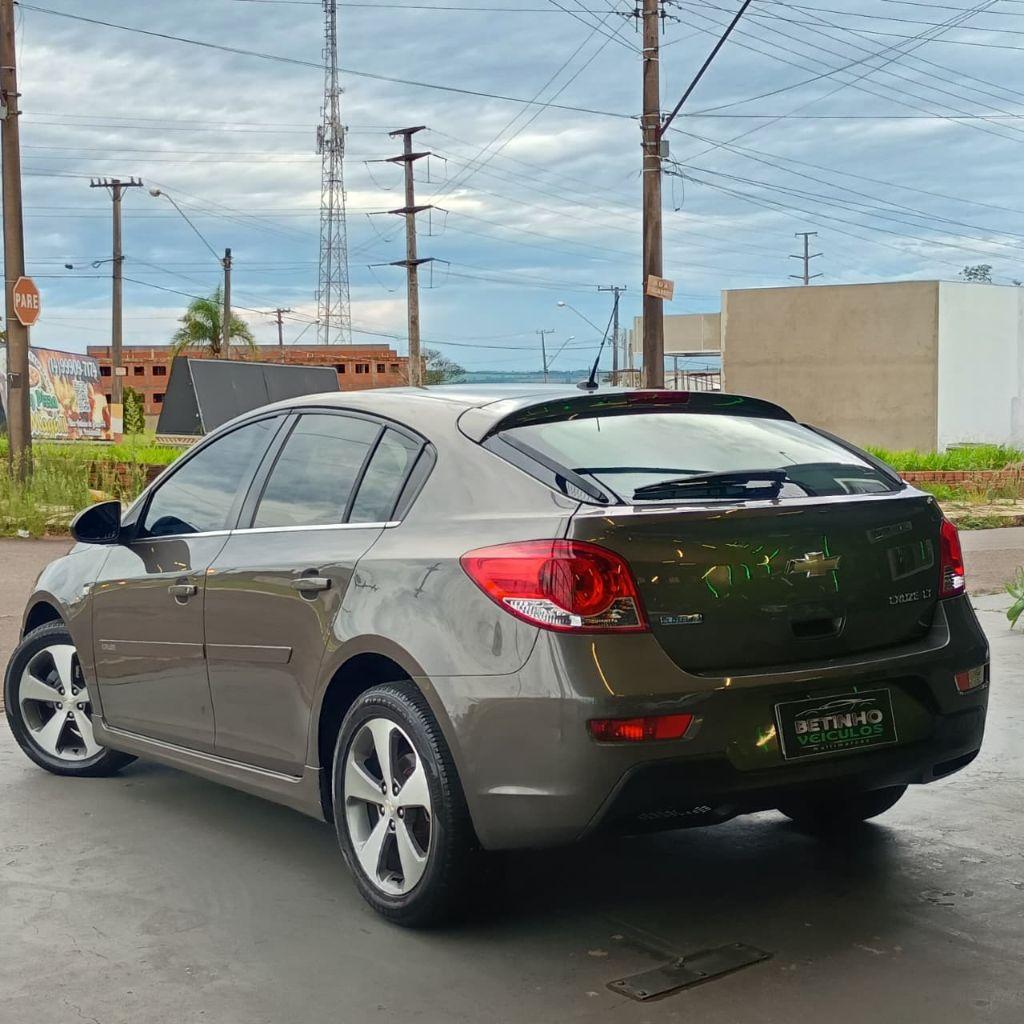CHEVROLET Cruze Sedan - Foto