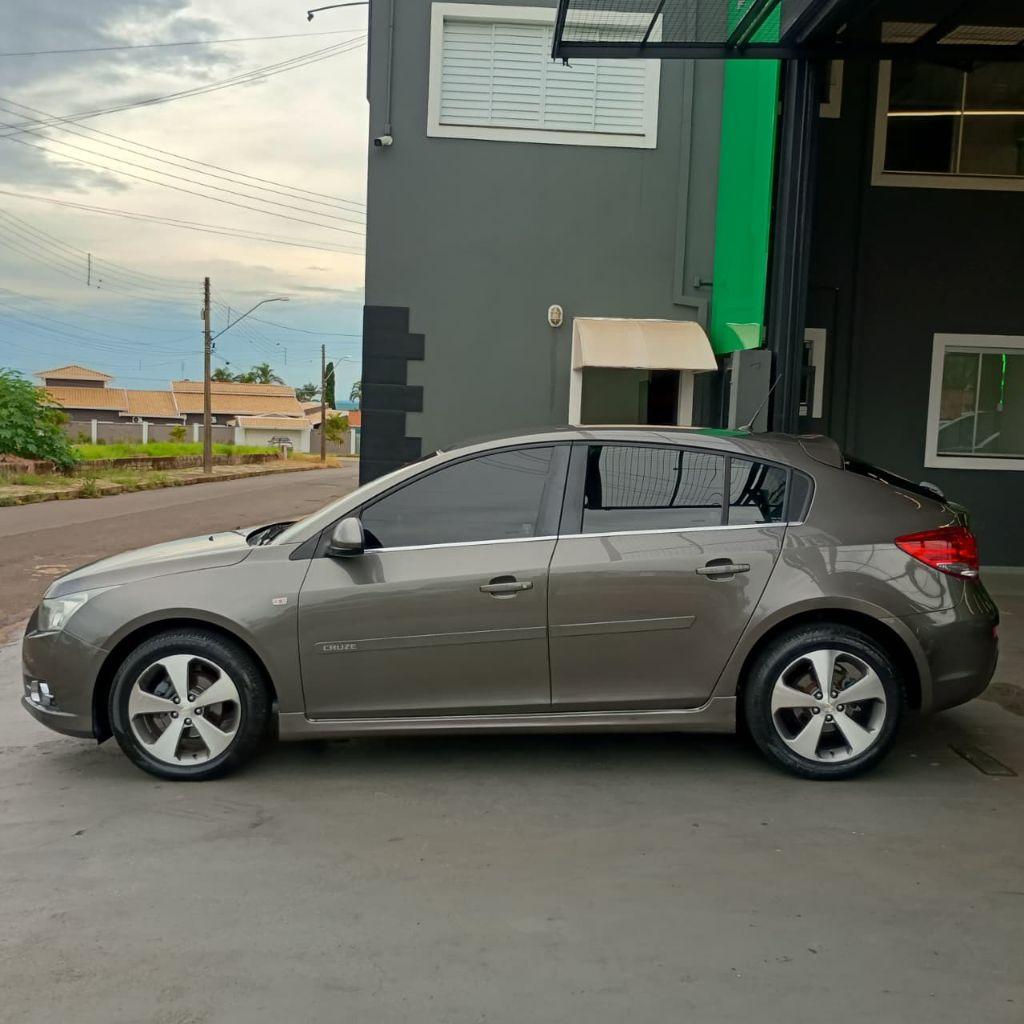 CHEVROLET Cruze Sedan - Foto