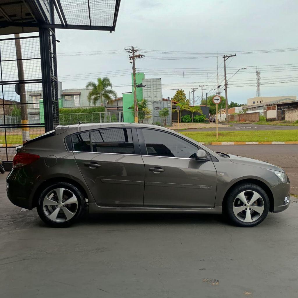 CHEVROLET Cruze Sedan - Foto