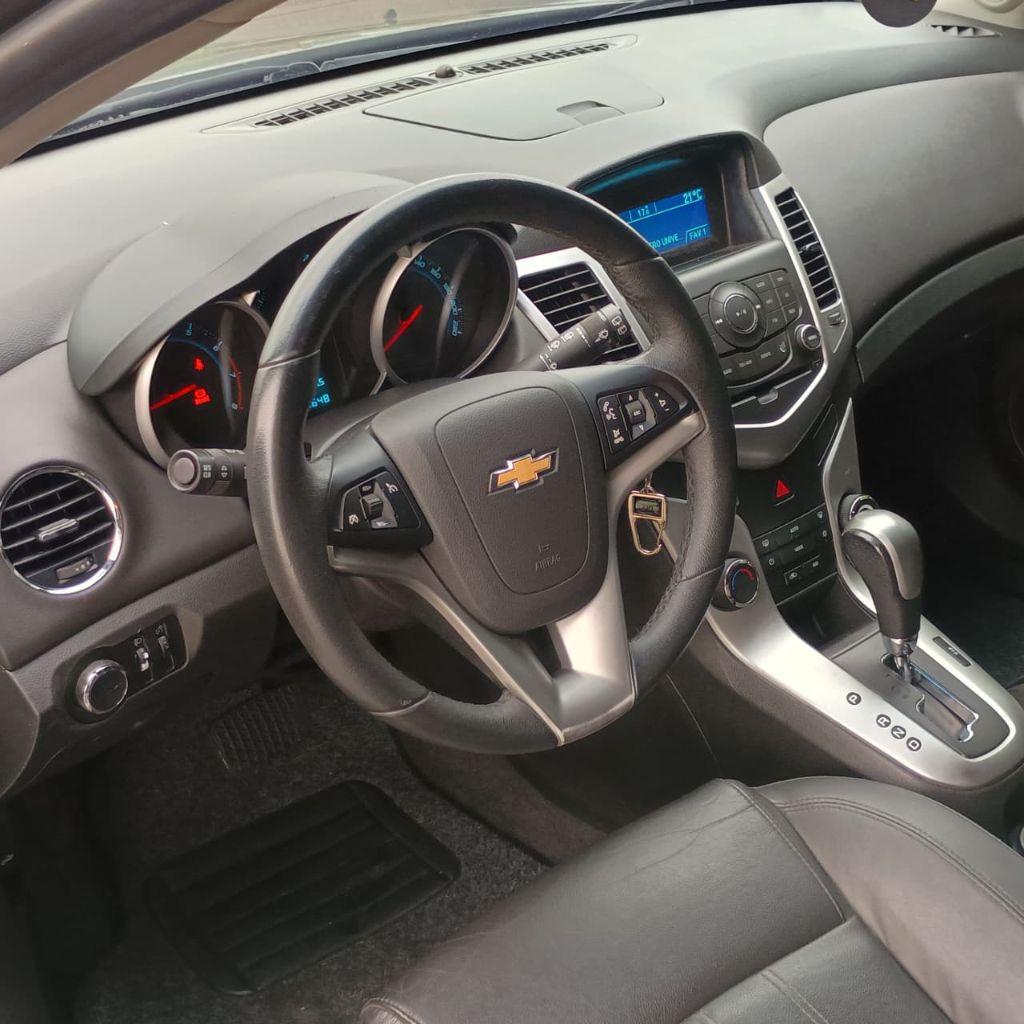 CHEVROLET Cruze Sedan - Foto
