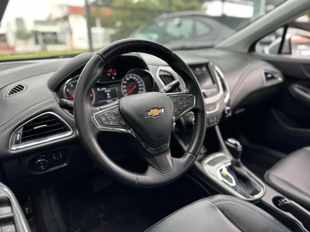 CHEVROLET Cruze Sedan - Foto