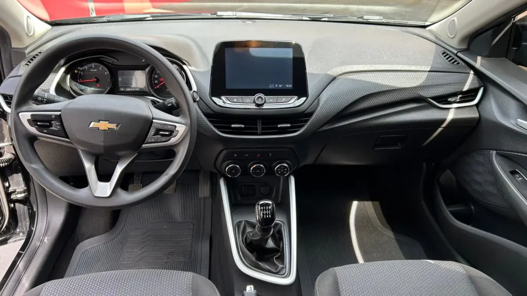 CHEVROLET Onix Hatch - Foto